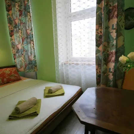 No. 22 Zeyerova 15 Apartment *
