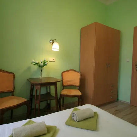 No. 22 Zeyerova 15 Karlovy Vary